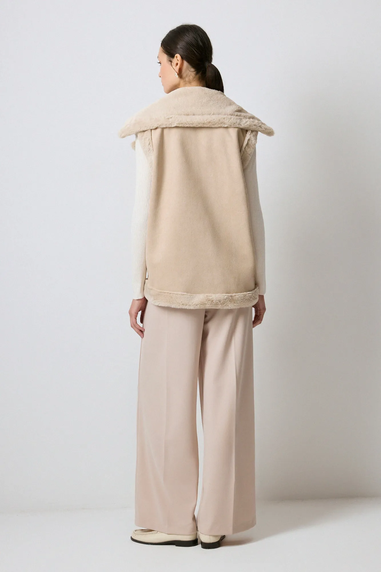 FAUX FUR DETAIL WAISTCOAT