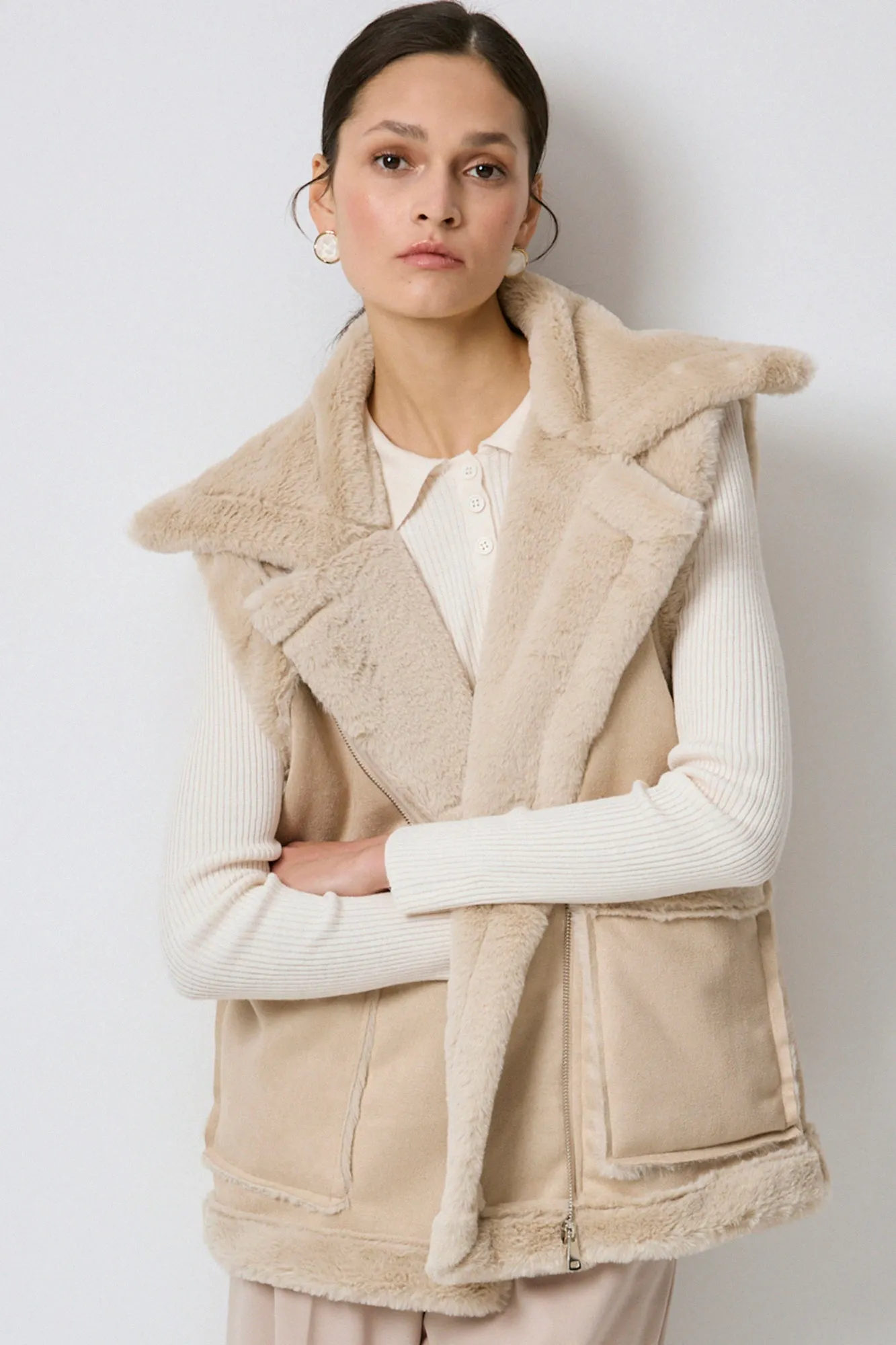 FAUX FUR DETAIL WAISTCOAT
