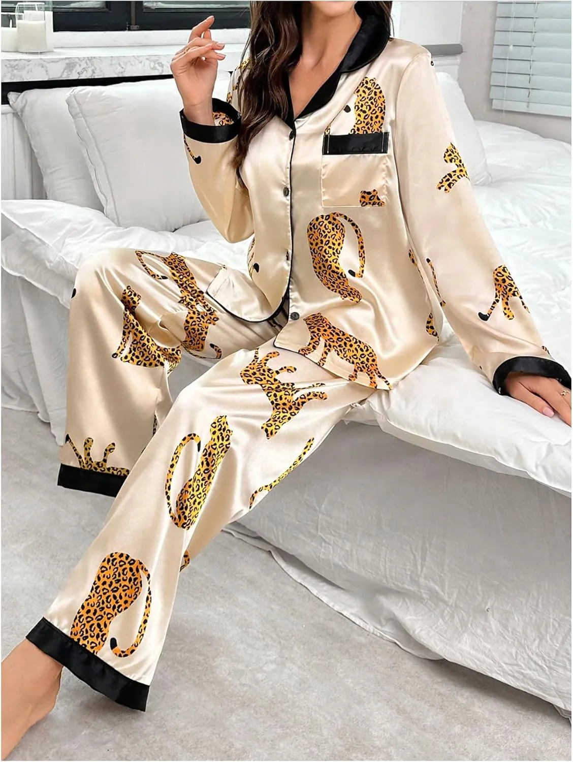 WDIRARA Women's 2 Piece Sleepwear Striped Satin Short Sleeve Shirt and Pants Pajama Set