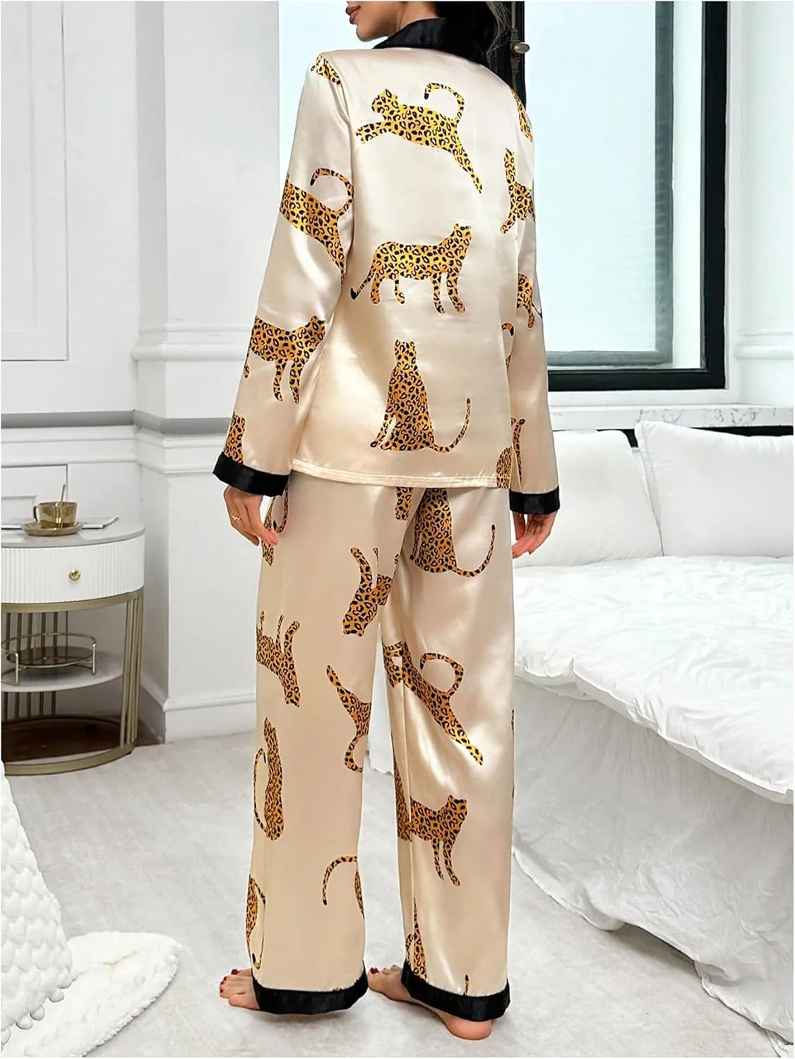 WDIRARA Women's 2 Piece Sleepwear Striped Satin Short Sleeve Shirt and Pants Pajama Set